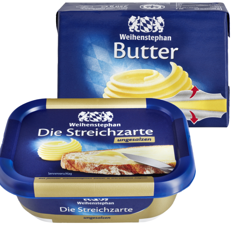 Zu sehen sind zwei blaue Packungen Butter der Marke Weihenstephan. Eine Packung enthält "Butter" und die andere "Die Streichzarte ungesalzen".